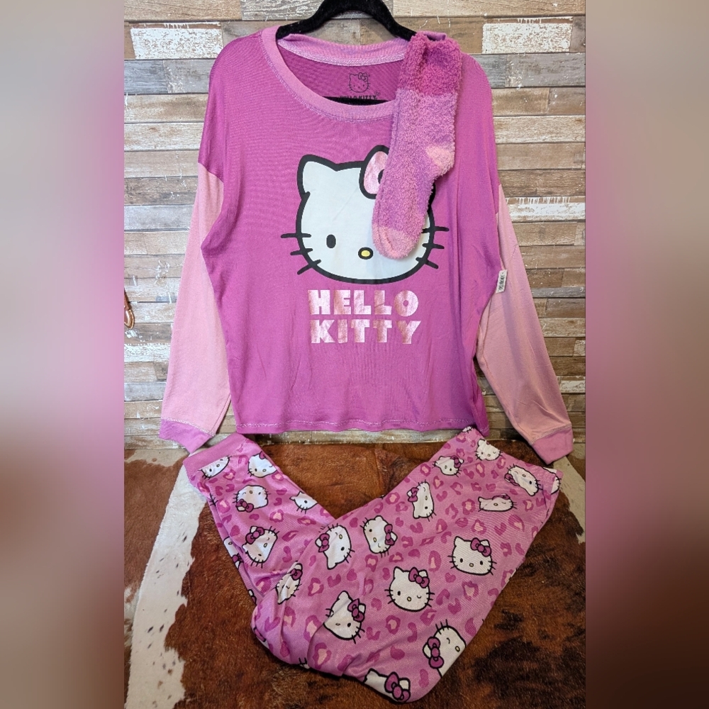 NWT 3 Piece  Hello Kitty Pajama Set Including Socks